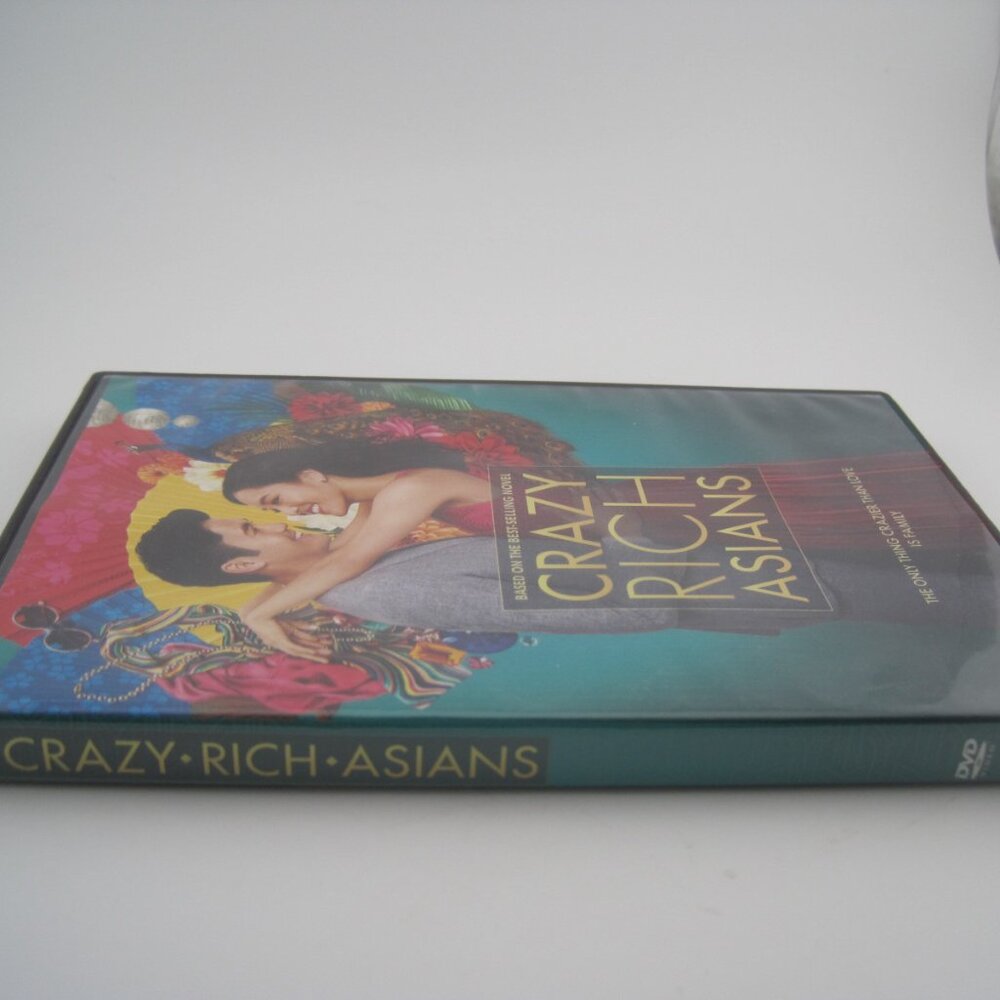Crazy Rich Asians (DVD) (widescreen) (Warner Bros Pictures) (Jon M. Chu) (PG-13) - Picture 2 of 4